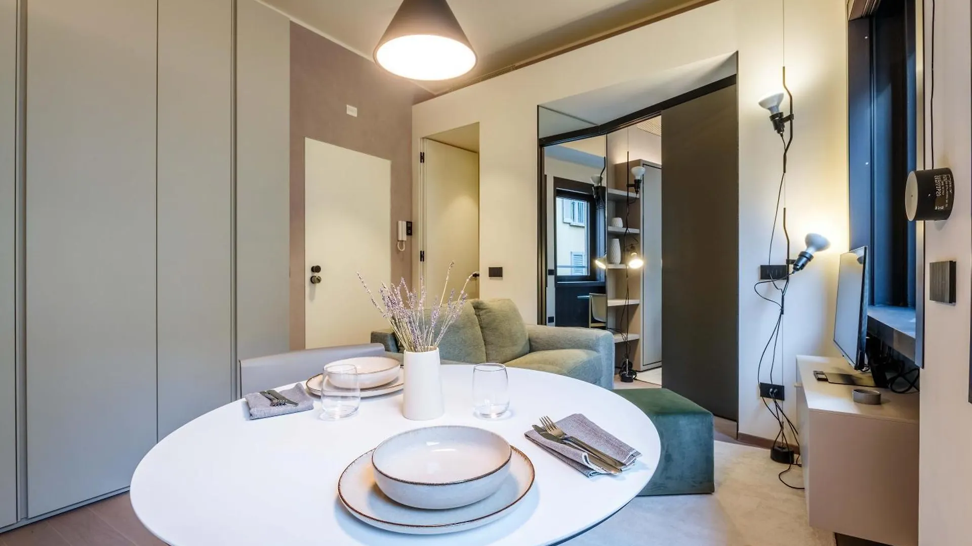 Ferienwohnung Exclusive Retreat Few Steps From Duomo - Apt 8 Mailand Apartment